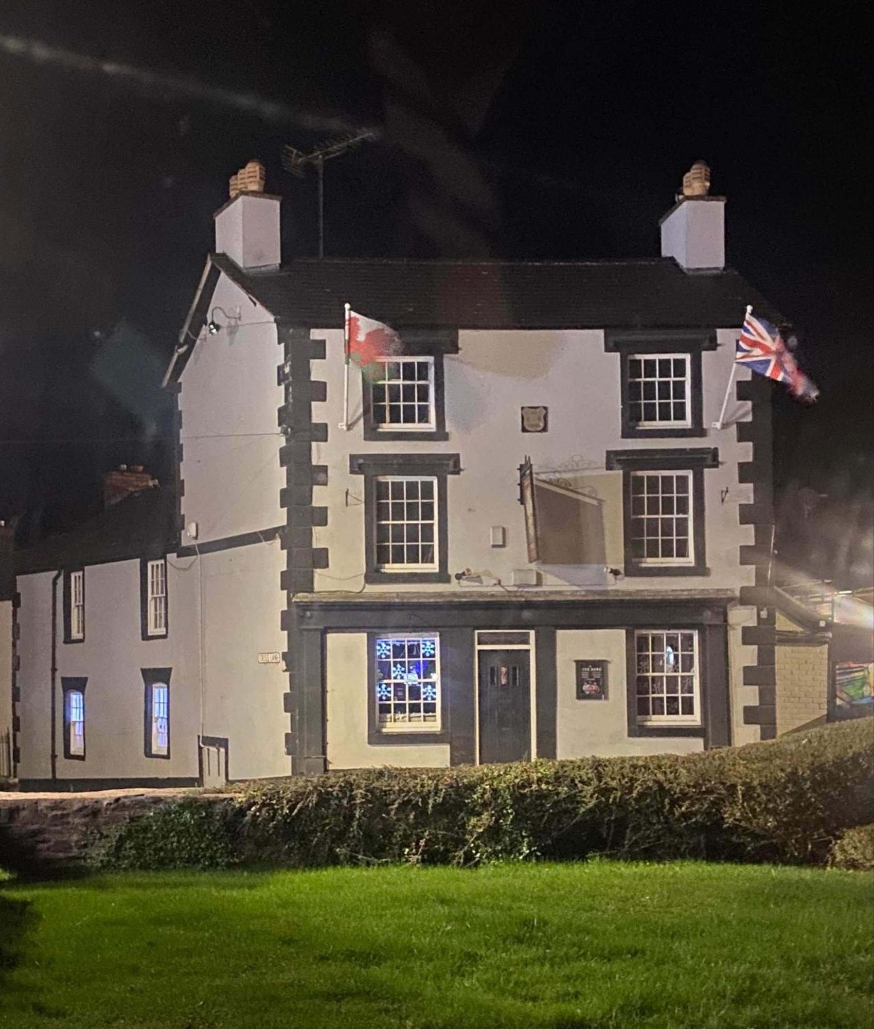 Prince Of Wales Pub And Accommodation Llangollen Exterior foto